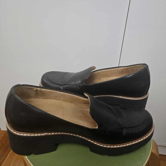 Naturalizer Cabaret Lug Sole Loafers Size 6.5 - Picture 2 of 5